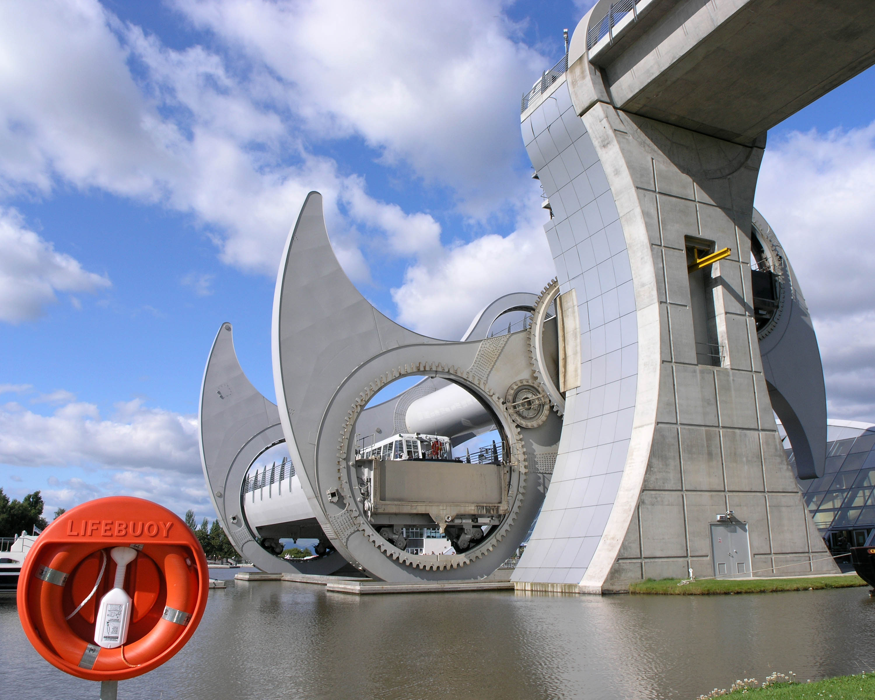 Falkirk Wheel em movimento