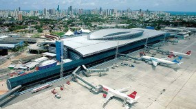 movimento de passageiros e carga nos aeroportos do Brasil