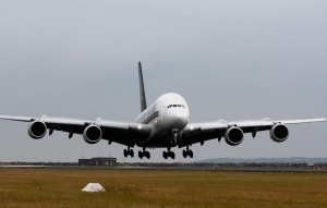avião pouso - gargalo nos aeroportos