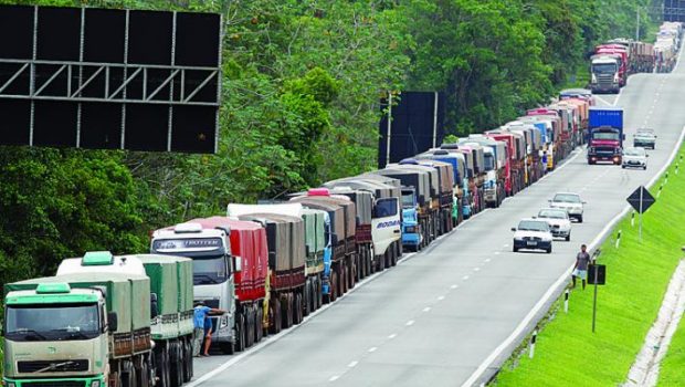 Caos nas vias de acesso ao Porto
