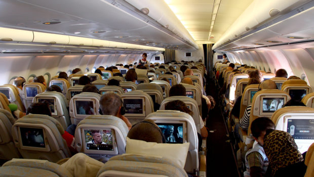 Por que as cias aéreas não nos mostram todos os assentos disponíveis